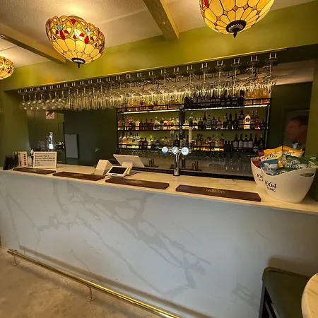 Hotel The Olivia Swan *