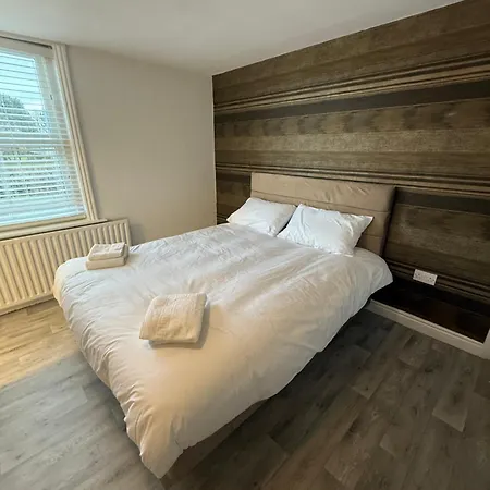 Hotel The Olivia Swan Deighton