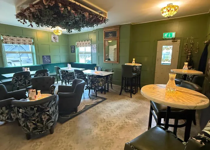 The Olivia Swan Hotel Deighton